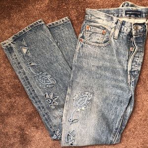 LEVIS 501’s made and crafted w/ embroidery detail